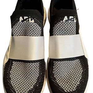 APL TechLoom Bliss Sneaker, Size 9, Black and White